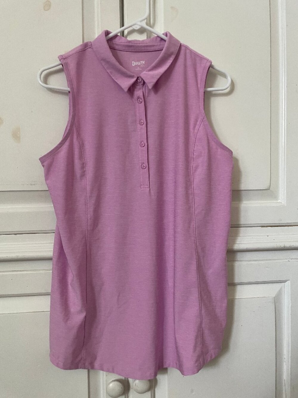 Duluth women's purple sleeveless athletic button collared work shirt size small